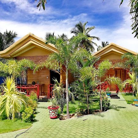 Sea View Resort Kallady Екстериор снимка