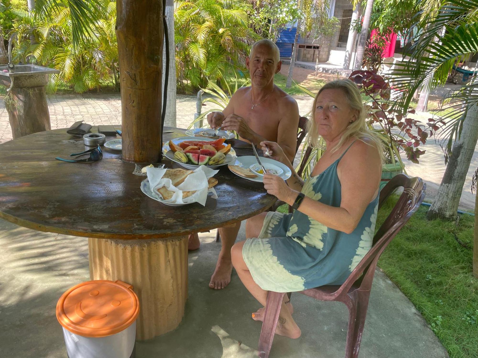 Sea View Resort Kallady Екстериор снимка